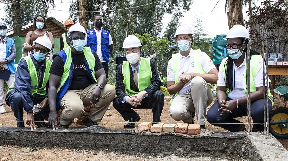 Strengthening life-saving sexual and reproductive health services for women and girls in refugee camps in Rwanda with Japan’s support.